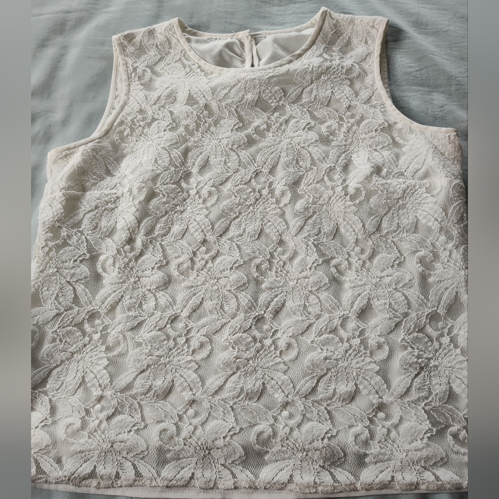 Kasper Ladies Floral Lace Sleeveless Pullover Blouse Size Large. Sleeveless.